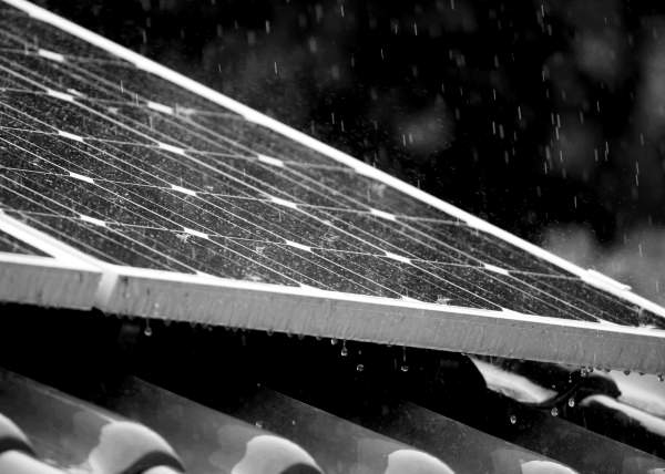Werden Solarmodule durch regen sauber?