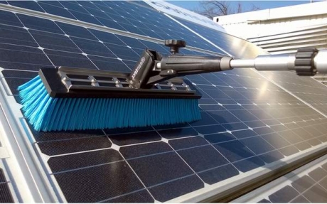 SOLA-Bürste für Photovoltaikreinigung